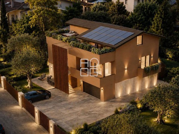 casa indipendente in vendita a Desenzano del Garda in zona Campeggio sul Vò