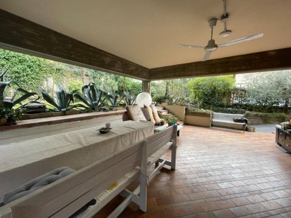 casa indipendente in vendita a Desenzano del Garda in zona Campeggio sul Vò