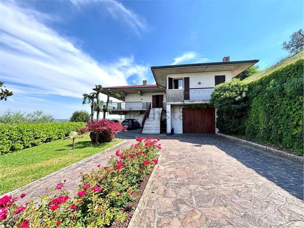 casa indipendente in vendita a Desenzano del Garda