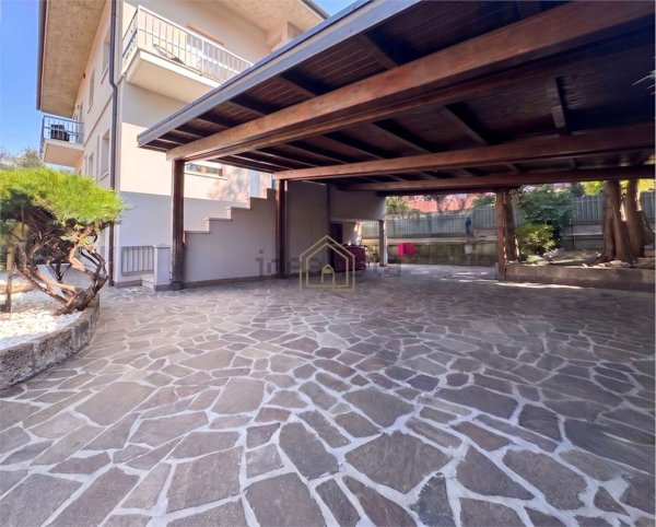casa semindipendente in vendita a Desenzano del Garda in zona Campeggio sul Vò