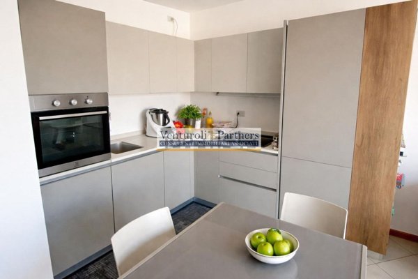appartamento in vendita a Desenzano del Garda in zona Campeggio sul Vò