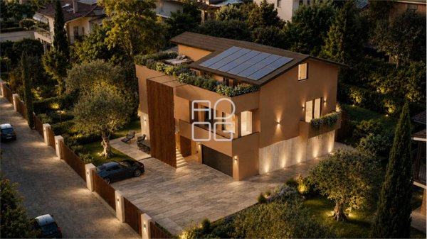 casa indipendente a Desenzano del Garda in zona San Martino della Battaglia