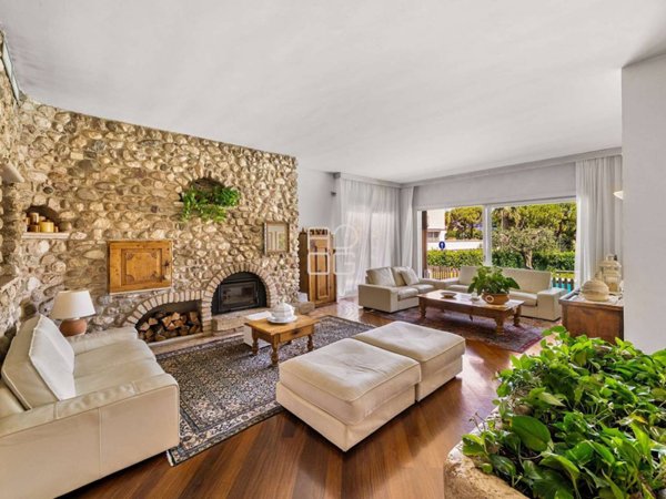 casa indipendente in vendita a Desenzano del Garda in zona Campeggio sul Vò