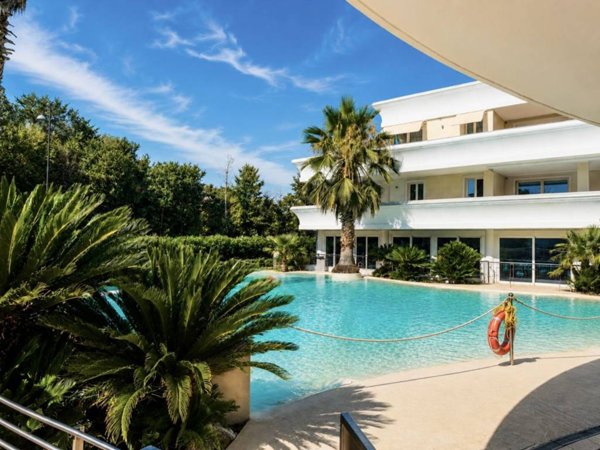appartamento in vendita a Desenzano del Garda in zona Rivoltella
