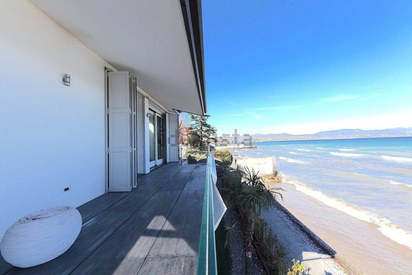 casa indipendente in vendita a Desenzano del Garda in zona Campeggio sul Vò