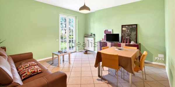 appartamento in vendita a Desenzano del Garda in zona Campeggio sul Vò