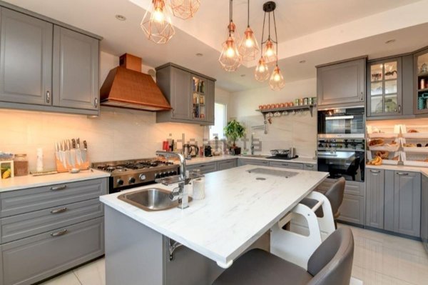 casa indipendente in vendita a Desenzano del Garda in zona Campeggio sul Vò