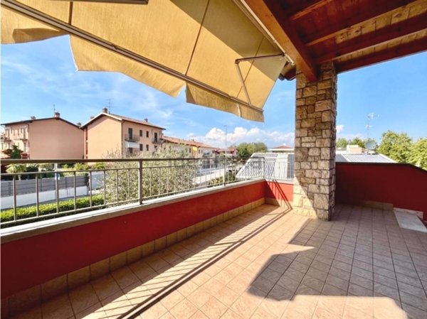 appartamento in vendita a Desenzano del Garda in zona Rivoltella