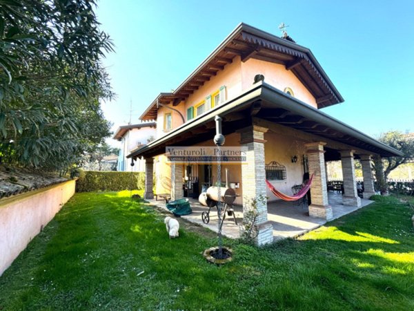 casa indipendente in vendita a Desenzano del Garda in zona Campeggio sul Vò