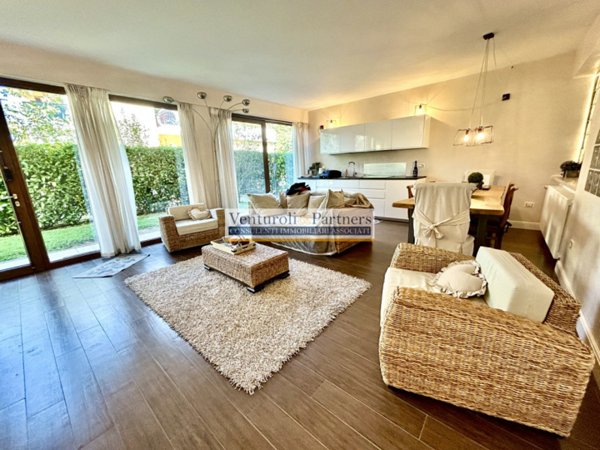 appartamento in vendita a Desenzano del Garda in zona Rivoltella