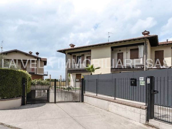 appartamento in vendita a Desenzano del Garda in zona Vaccarolo