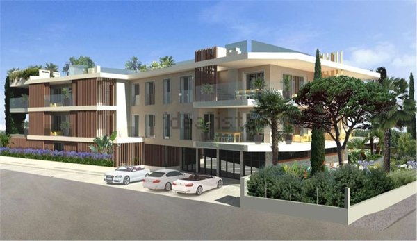 appartamento in vendita a Desenzano del Garda in zona Campeggio sul Vò