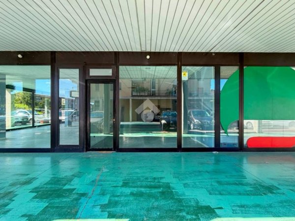 appartamento in vendita a Desenzano del Garda in zona Campeggio sul Vò