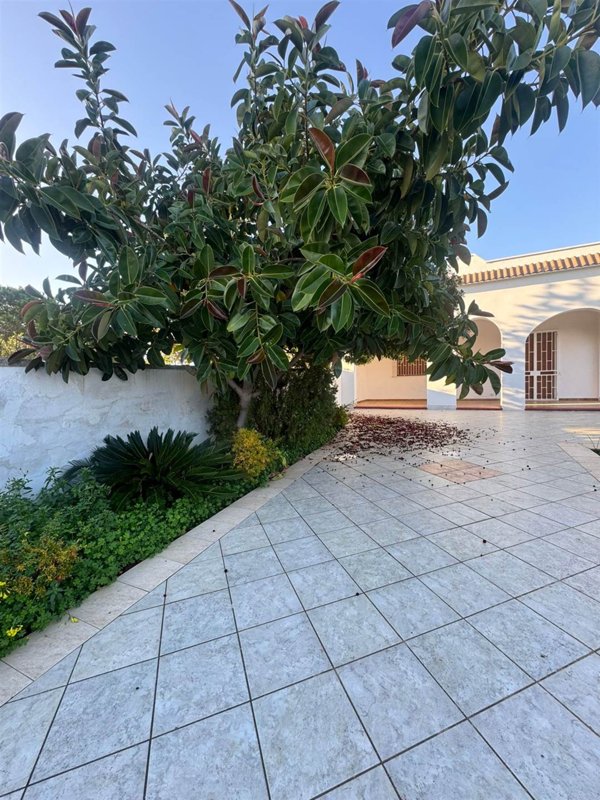 casa indipendente in vendita a Desenzano del Garda in zona San Pietro