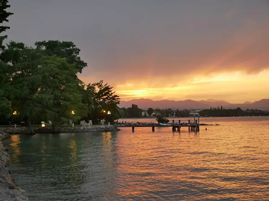 casa indipendente in vendita a Desenzano del Garda