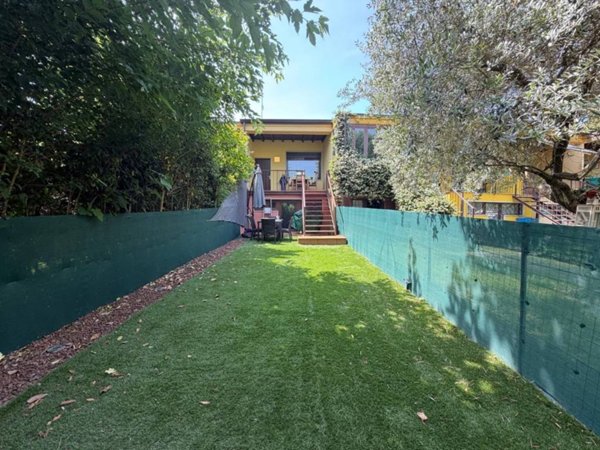 casa indipendente a Desenzano del Garda in zona San Martino della Battaglia