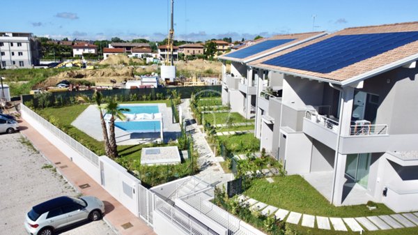 appartamento in vendita a Desenzano del Garda in zona Rivoltella