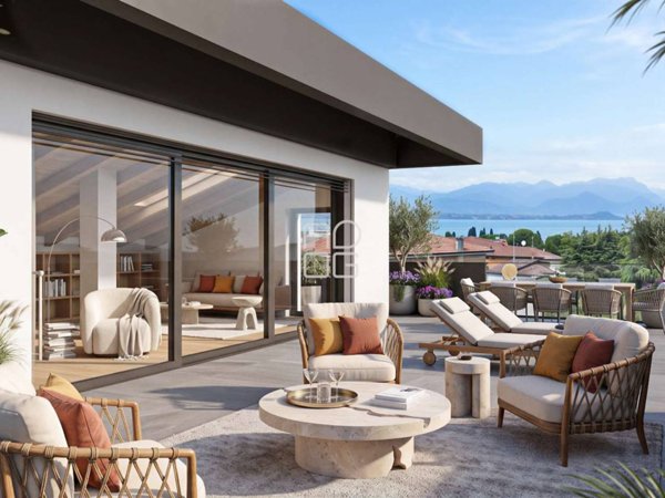appartamento in vendita a Desenzano del Garda in zona Rivoltella