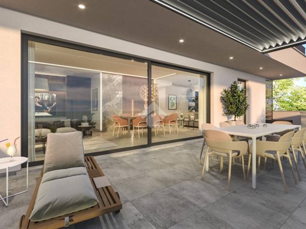 appartamento in vendita a Desenzano del Garda in zona Campeggio sul Vò