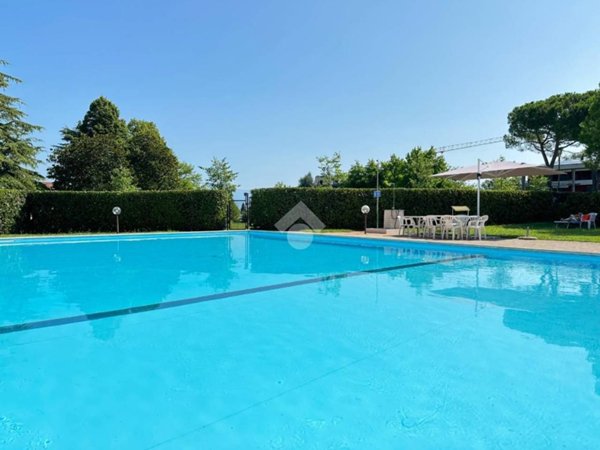 appartamento in vendita a Desenzano del Garda in zona Campeggio sul Vò