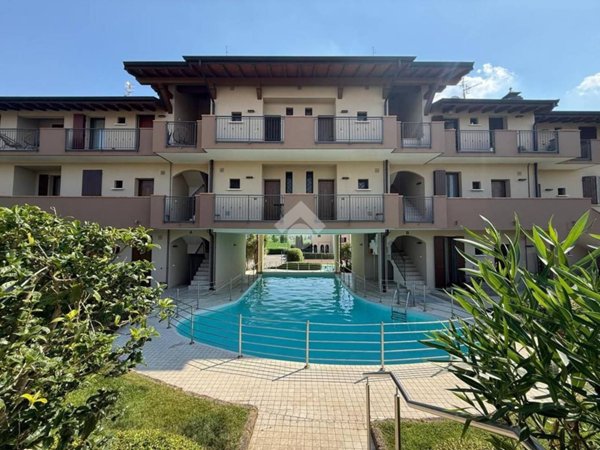 appartamento in vendita a Desenzano del Garda in zona Vaccarolo
