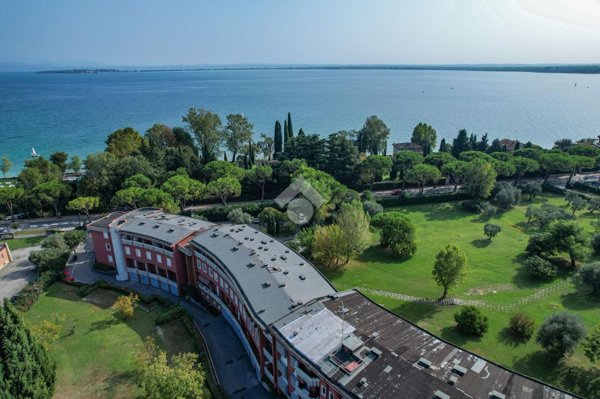 appartamento in vendita a Desenzano del Garda in zona Campeggio sul Vò