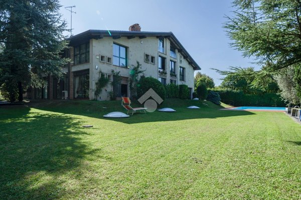appartamento in vendita a Desenzano del Garda in zona Rivoltella