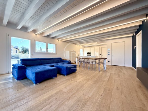 appartamento in vendita a Desenzano del Garda