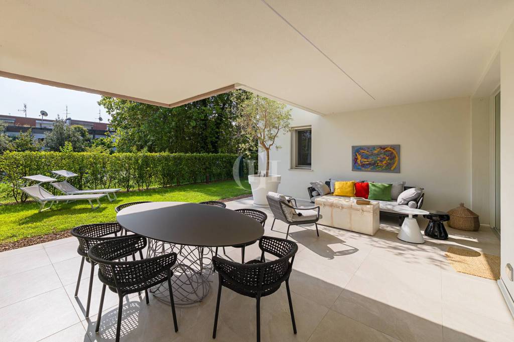 appartamento in vendita a Desenzano del Garda in zona Rivoltella