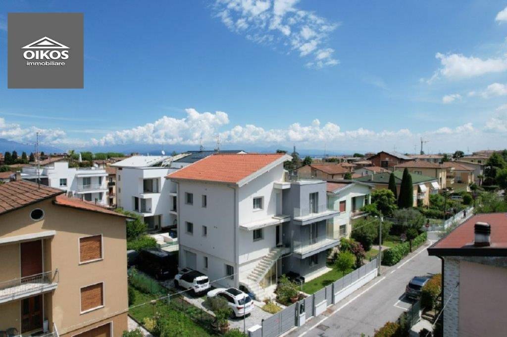 casa indipendente in vendita a Desenzano del Garda
