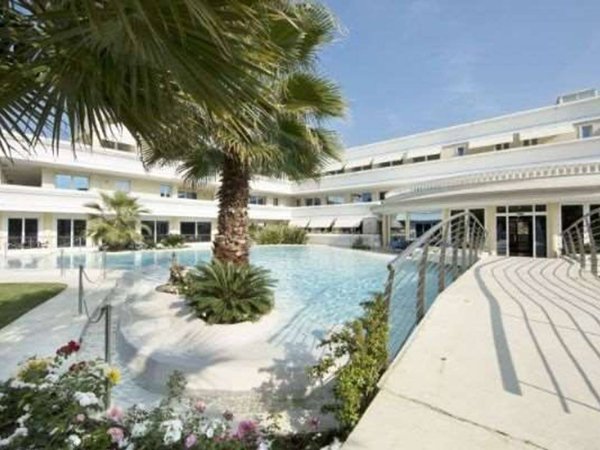 appartamento in vendita a Desenzano del Garda in zona Rivoltella