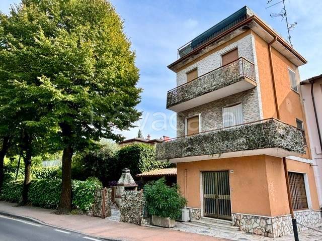 appartamento in vendita a Desenzano del Garda in zona Rivoltella