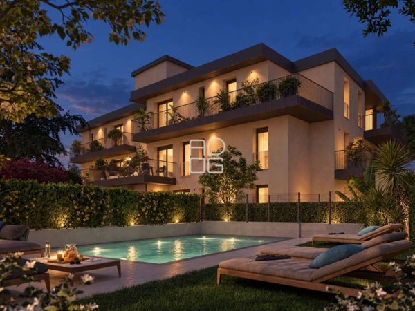 appartamento in vendita a Desenzano del Garda in zona Campeggio sul Vò
