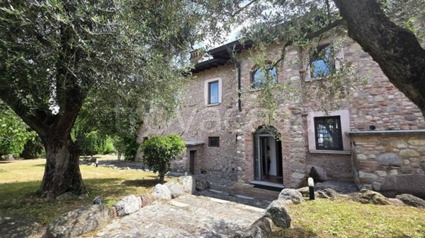 casa indipendente in vendita a Desenzano del Garda