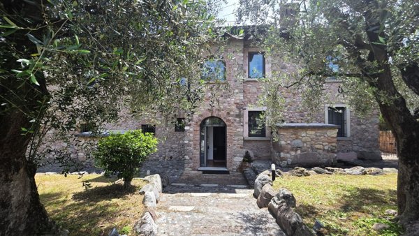 casale in vendita a Desenzano del Garda