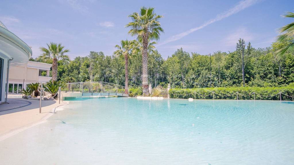 appartamento in vendita a Desenzano del Garda in zona Rivoltella