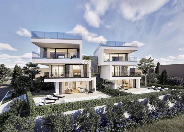 appartamento in vendita a Desenzano del Garda in zona Rivoltella