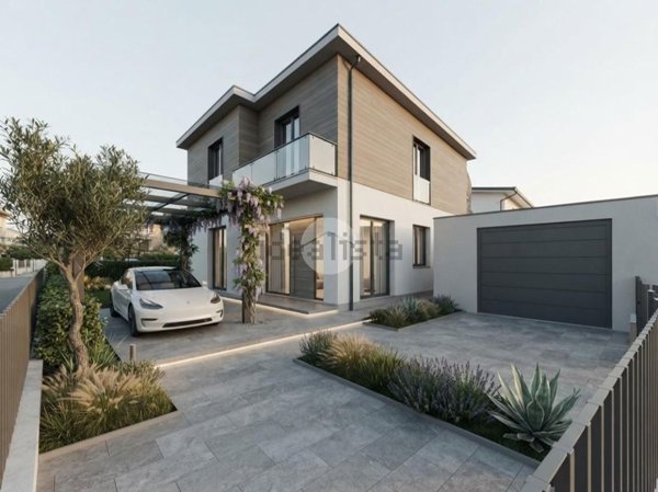 casa indipendente in vendita a Desenzano del Garda in zona Campeggio sul Vò