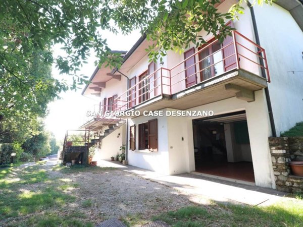 casa indipendente in vendita a Desenzano del Garda