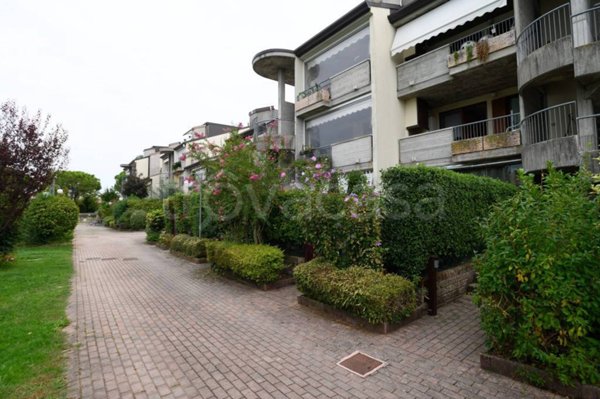 appartamento in vendita a Desenzano del Garda in zona Rivoltella