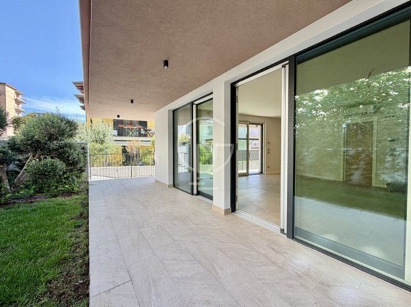 appartamento in vendita a Desenzano del Garda in zona Campeggio sul Vò