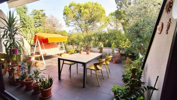 appartamento in vendita a Desenzano del Garda in zona Campeggio sul Vò