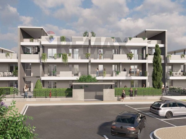 appartamento in vendita a Desenzano del Garda in zona Rivoltella
