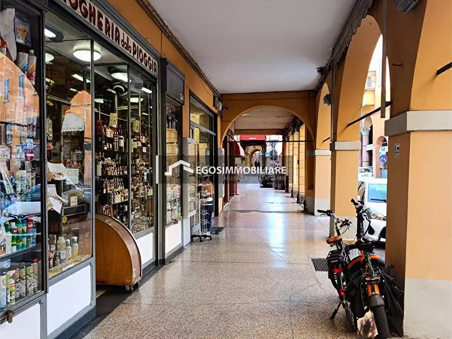ufficio in vendita a Desenzano del Garda in zona Campeggio sul Vò
