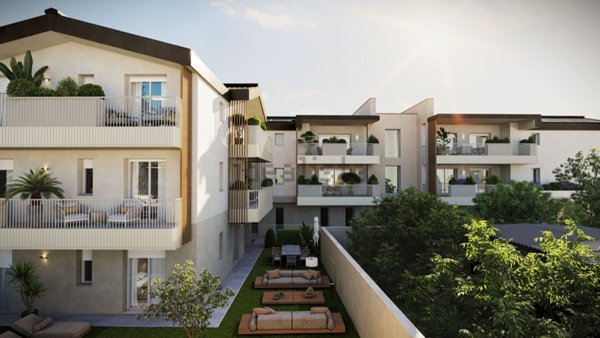 appartamento in vendita a Desenzano del Garda in zona Campeggio sul Vò
