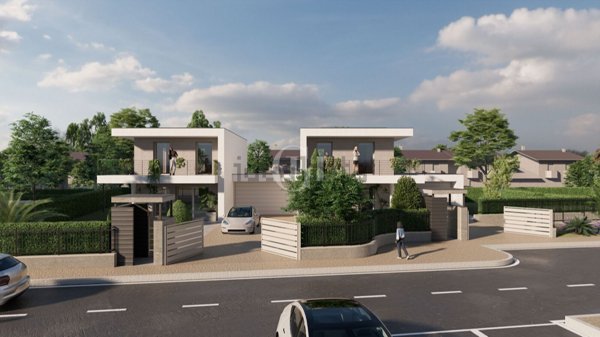 casa indipendente in vendita a Desenzano del Garda in zona Rivoltella