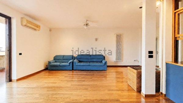 casa indipendente in vendita a Desenzano del Garda in zona Campeggio sul Vò