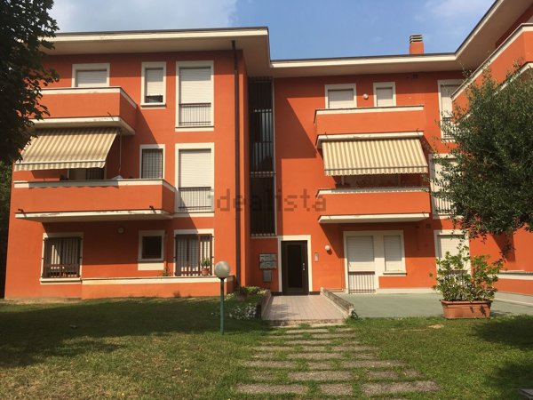 appartamento in vendita a Desenzano del Garda in zona Campeggio sul Vò