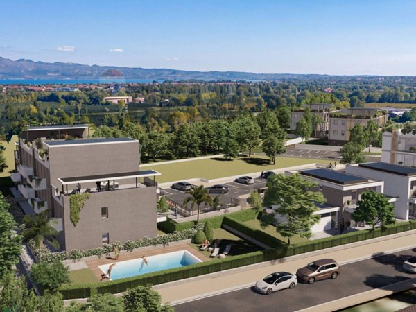 appartamento in vendita a Desenzano del Garda in zona Rivoltella