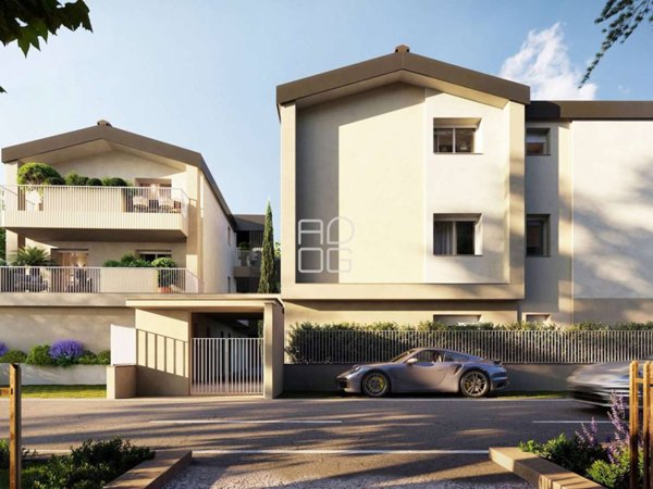 appartamento in vendita a Desenzano del Garda in zona Campeggio sul Vò
